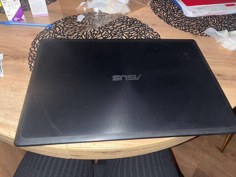 Sprzedam laptopa Asusa