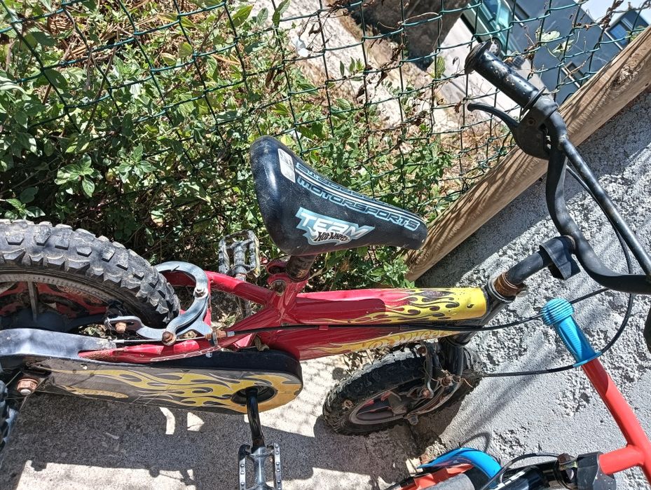 2 bicicletas de criança