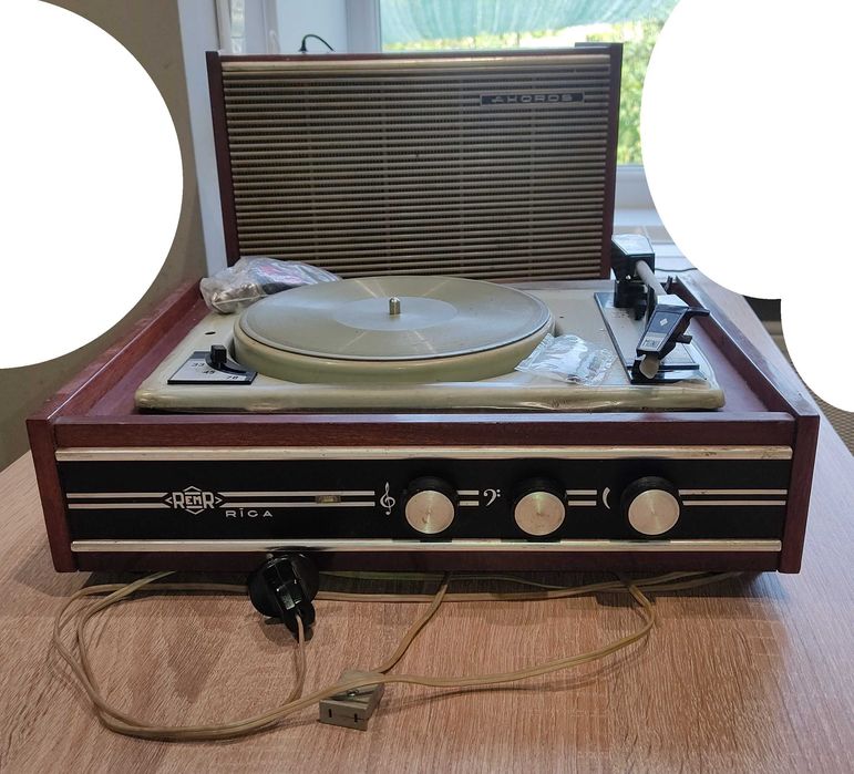 виниловый проигрыватель Riga