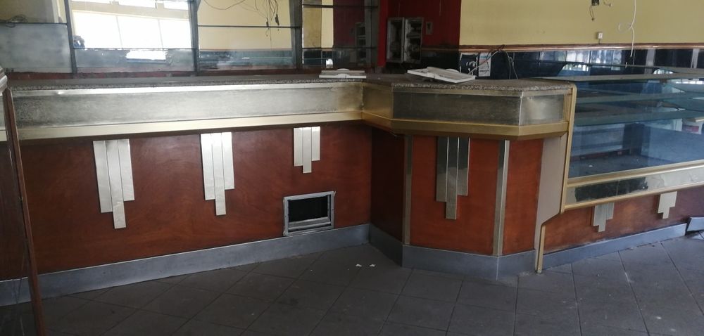 Balcão de café para restauro