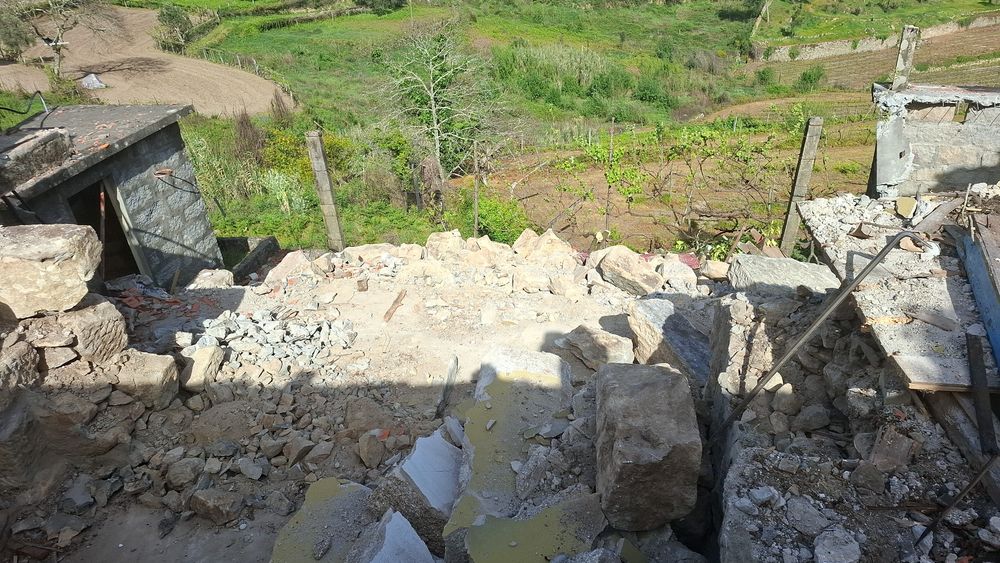 Servicos de demolicao e reconstrucao