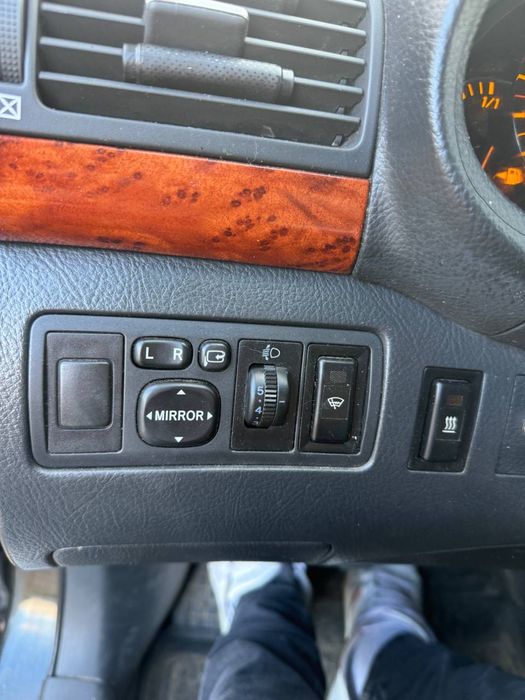 Toyota Avensis 2.0, 4D, 2005 рік, механіка,преміум комплектація.