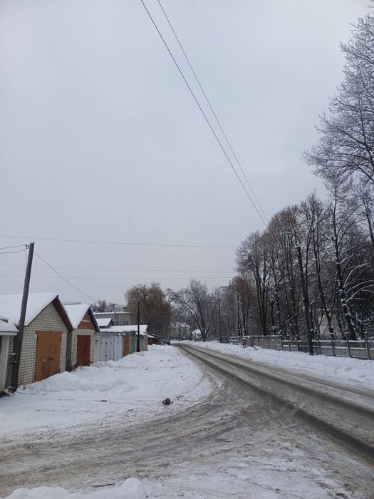 Вул.Корольова.Кутовий гараж з документами .