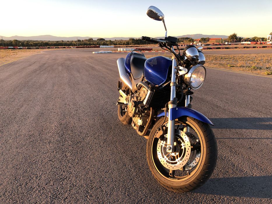 Honda Hornet 600 – Estado Irrepreensível – Poucos KM Reais