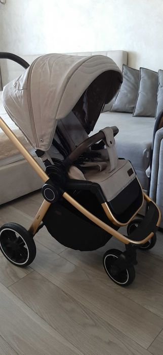 Коляска вживана Carrello Epica