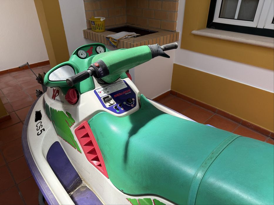 Seadoo XP 650 – 1993 • Pouco uso • Com atrelado Toniauto