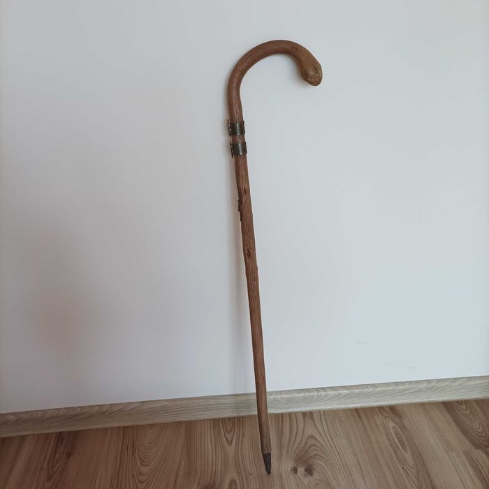 Stara laska turystyczna z nabijkami ( blaszkami)