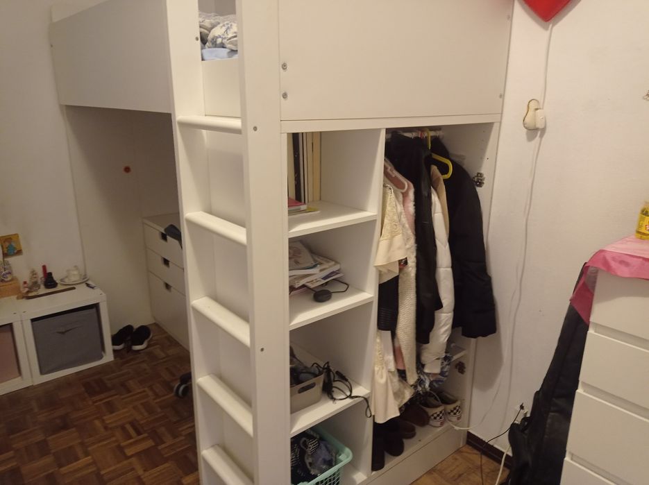 Cama estúdio completa com secretária, gaveteiro, estante e armário