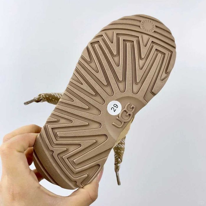 UGG Lowmel Sand r.41