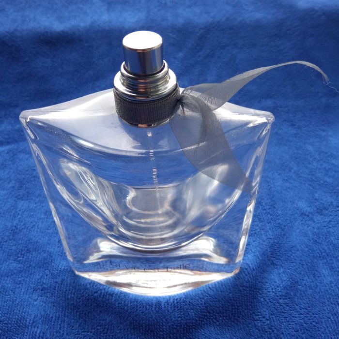 buteleczka flakon la vie est belle lancome