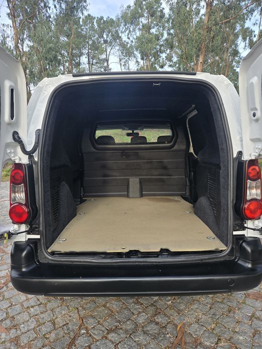 181mil km, completo, revisado com troca de distribuição, impecável