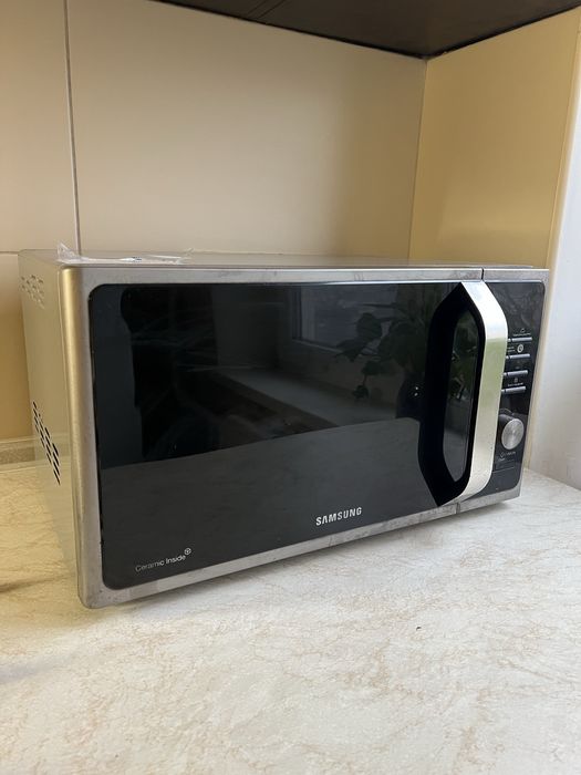 Микрохвильова піч Samsung