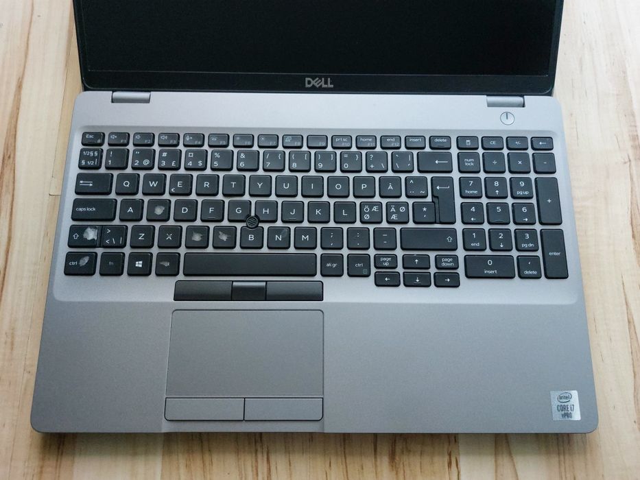 Dell latitude 5511  i7-10850H/16GB/512SSD/FHD/Nvidia MX 250/Win 11/