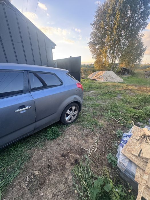 Низ ринка* Кіа Ceeʼd 1.6 benz/gaz* avtomat