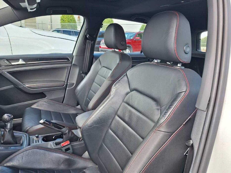 Volkswagen Golf GTI      2016