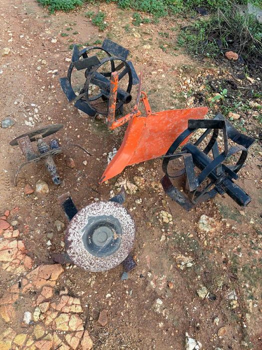 Vendo motoenxada com alfaias  Olhão