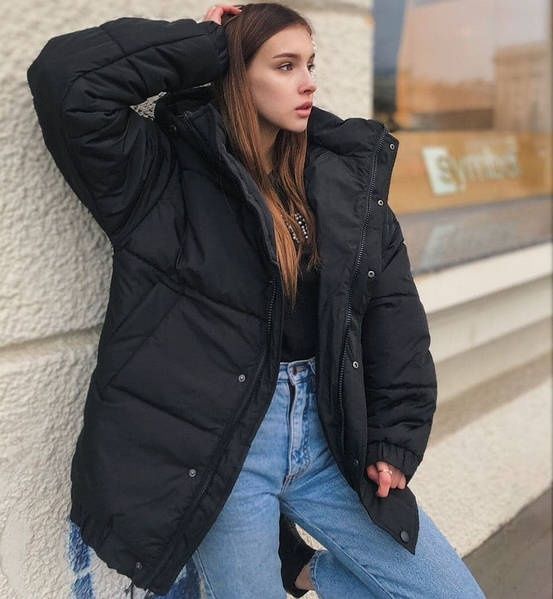 ぞぞ　 Зимова куртка adidas Essentials Midweight Down Hooded HZ4429