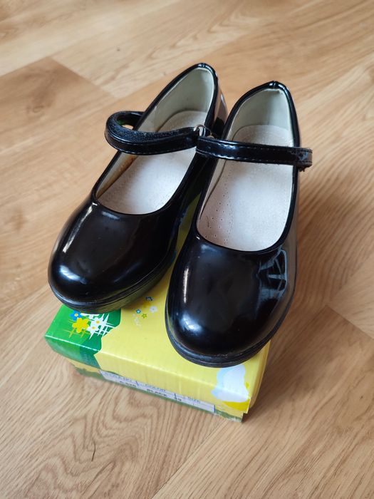 Туфлі шкільні для дівчинки