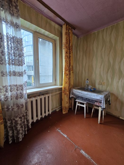 1но кімнатна квартира,  2 поверх, не кутова