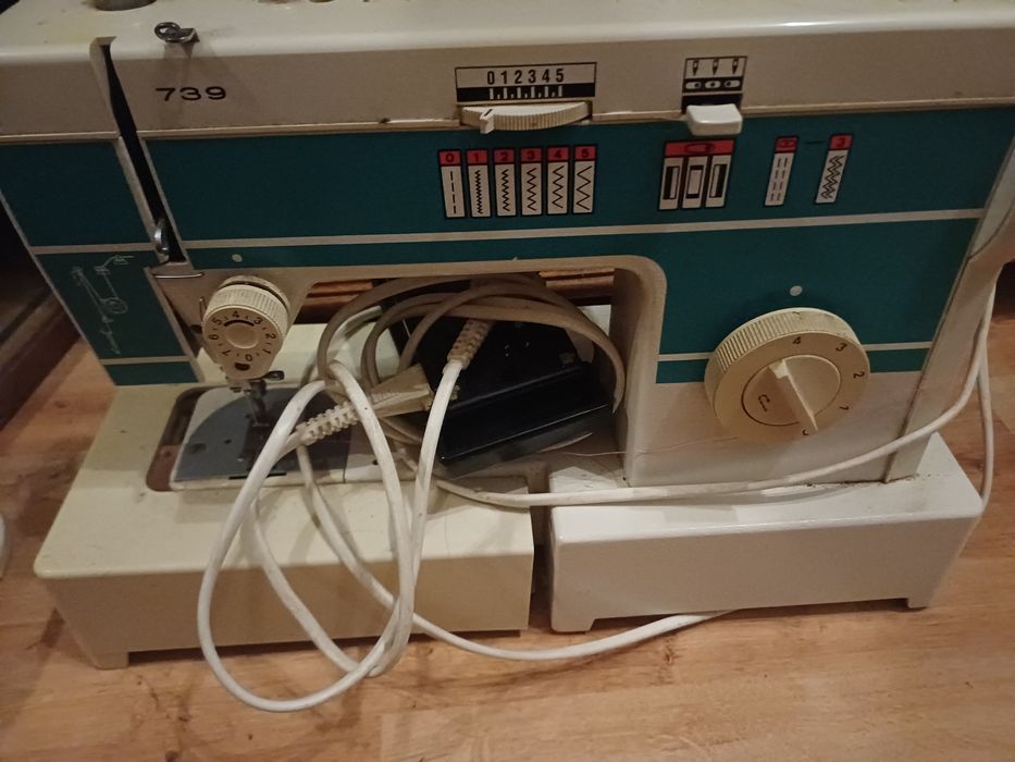 Maszyna do szycia,  sprawna