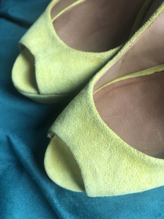 Zara szpilki zamszowe żółte na platformie, roz.38