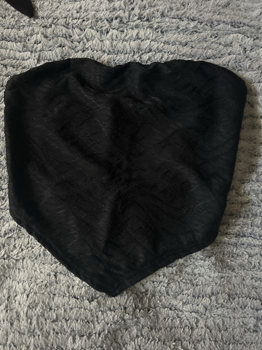 Top preto cai cai nunca usado.