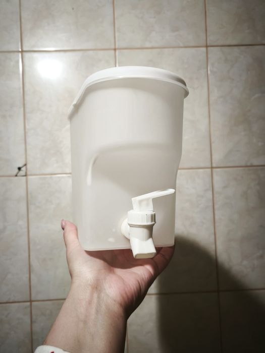 Пластикрвая лимонадница ёмкость для сока с краником 3 л