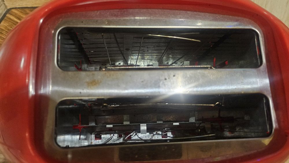 Продам тостер в ідеальному стані.