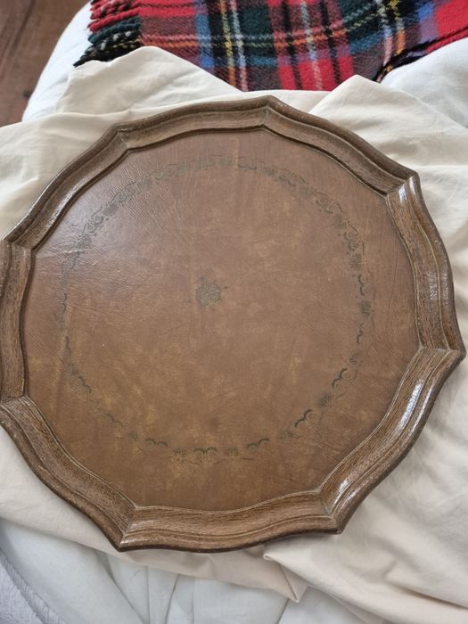 Tampo de Mesa de Apoio Antiga / Tabuleiro Vintage em Madeira e Pele Trabalhada