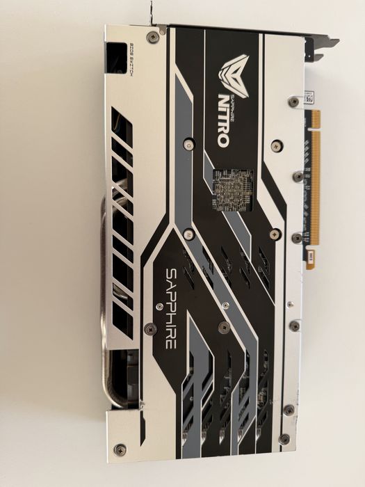 Placa grafica Sapphire Nitro + Radeon TX 570 8 Gb