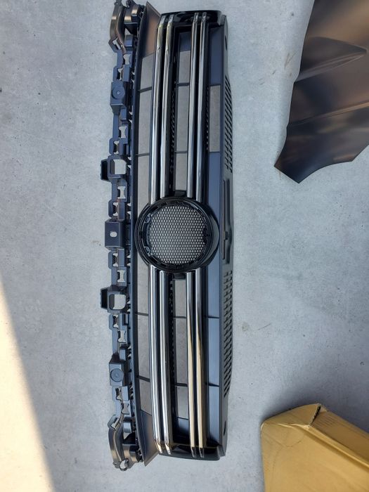 Центральна напрямна кріплення бампера Тигуан 17- Tiguan USA