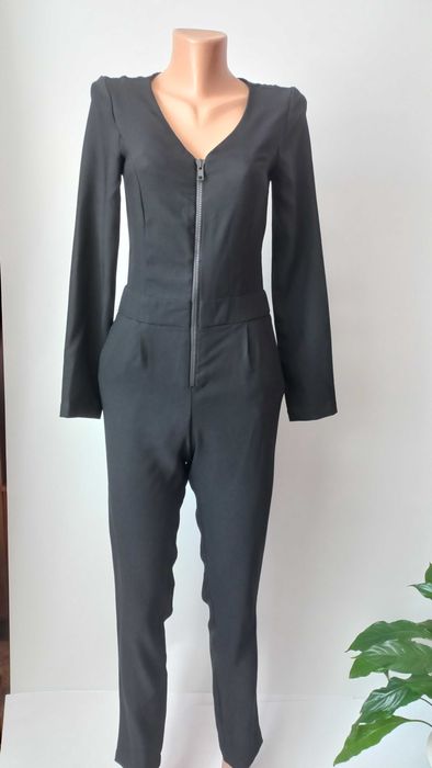 Чорний комбінезон  44 розмір новий