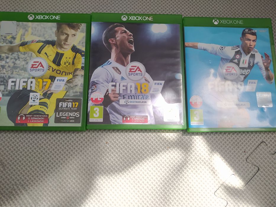 FIFA 17   FIFA 18   FIFA 18
