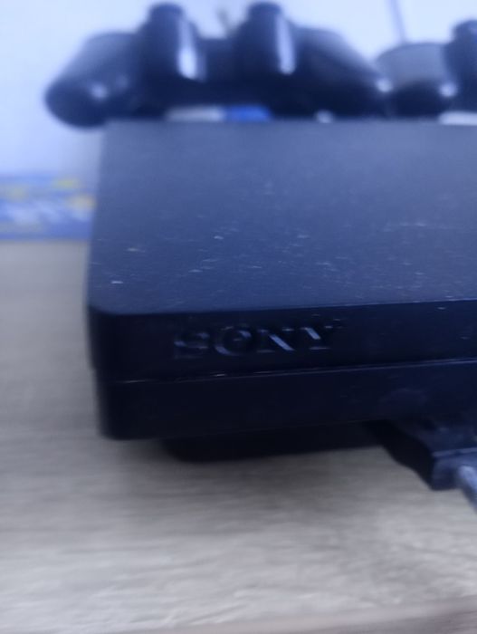 Продам ps 3 + 7 дисків в подаз