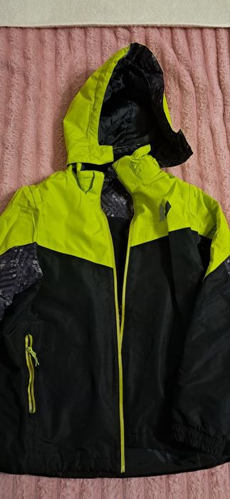 Зимняя лыжная куртка