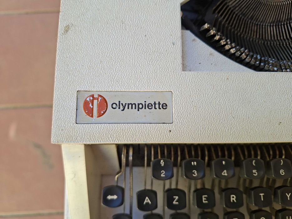Maquina de escrever antiga - Olympiette