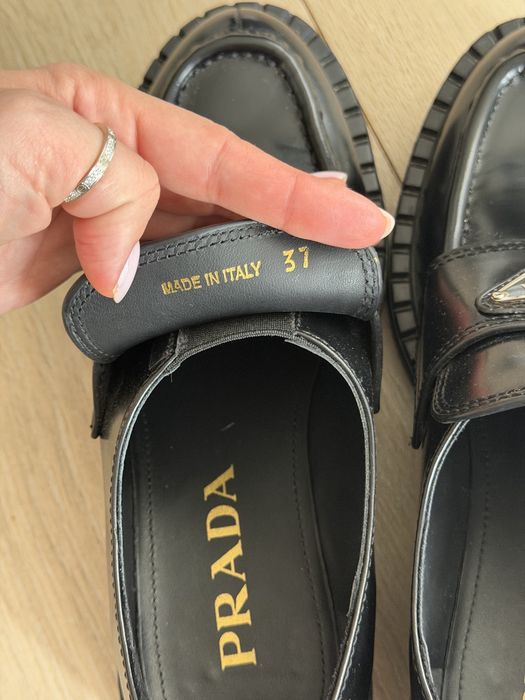 Skórzane loafersy Prada, rozmiar 38 (24 cm)