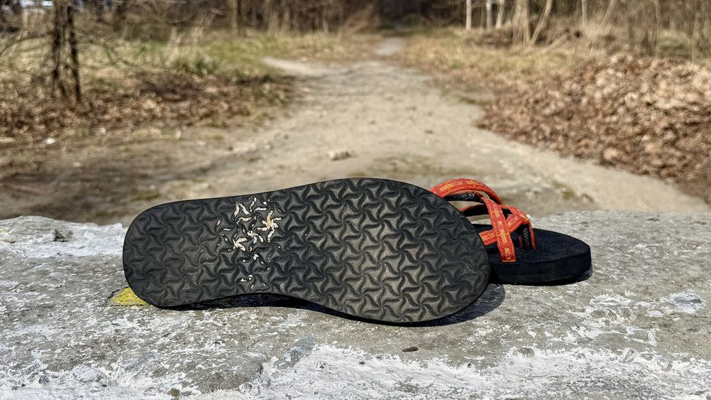 Жіночі шльопки, вєтнамки Teva