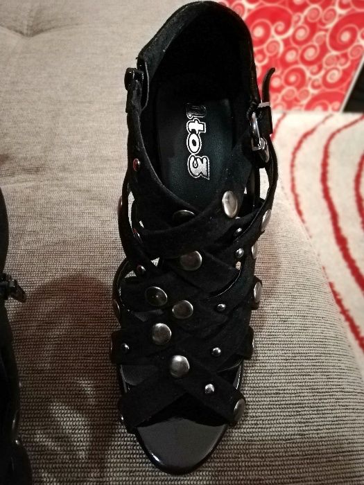 Sapatos salto alto