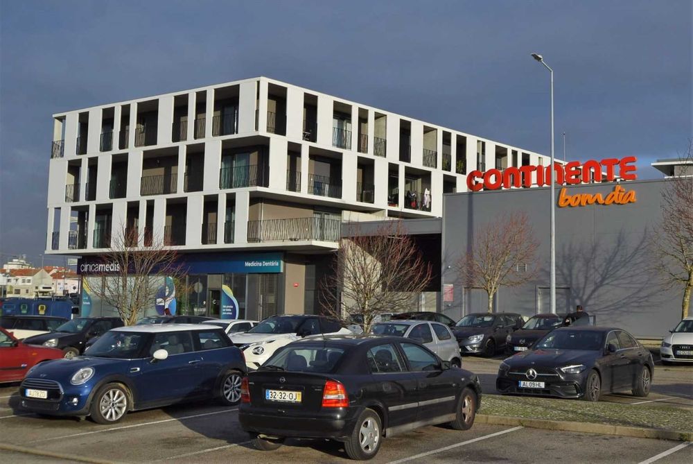 Garagem junto à Estação e Autocarros