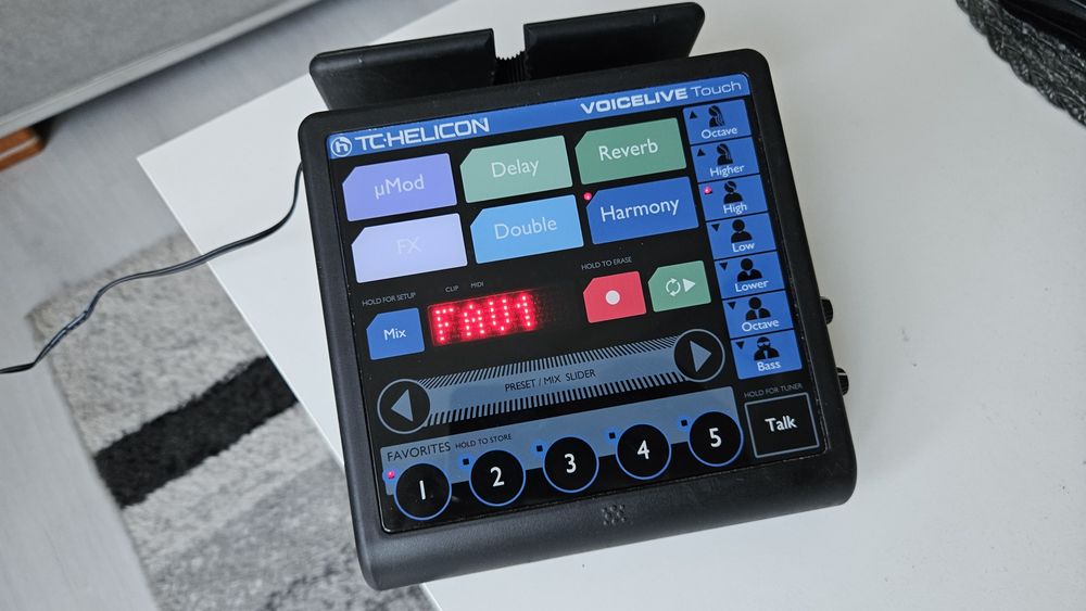 DTM・DAW TC-Helicon VoiceTone Double TC-Helicon VoiceTone D1 Vocal Doubler FX Pedal VOICETONE D1 B&H