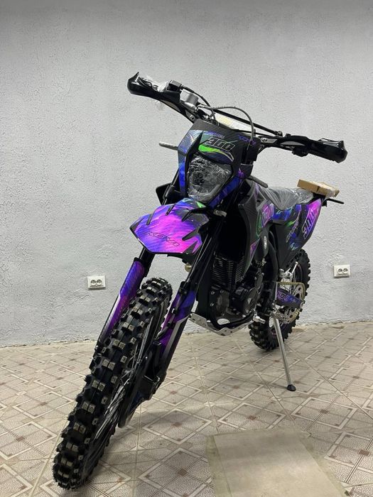 Kovi advance 300 FR на оновленій графіці та прокращеним двигуном