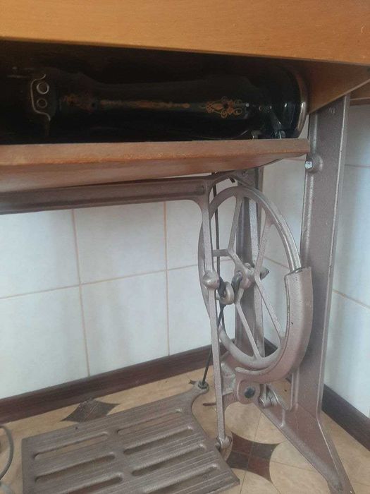 Швейна машинка '"Подолка"