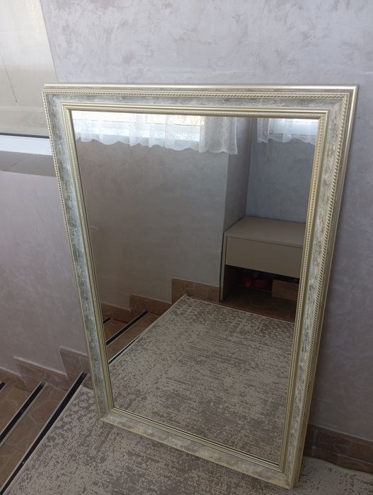 Дзеркало в рамці