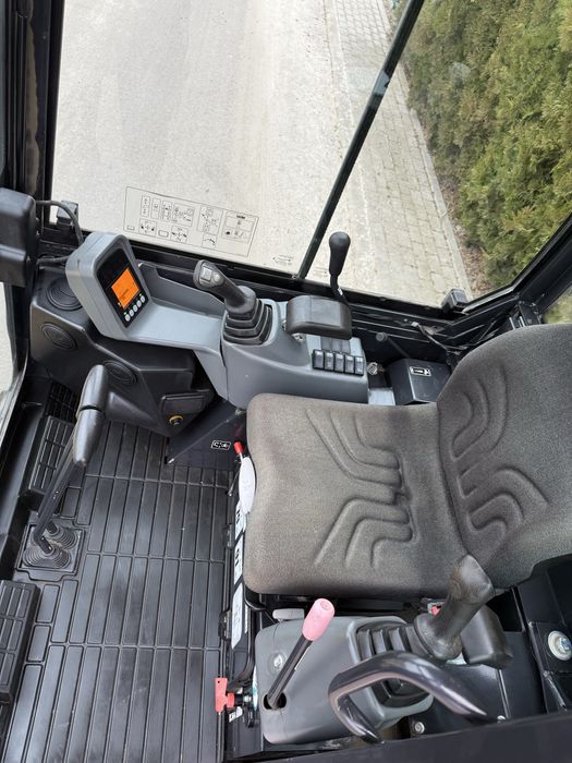 Minikoparka Yanmar SV18