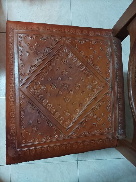 Leather Chairs64285656074371122