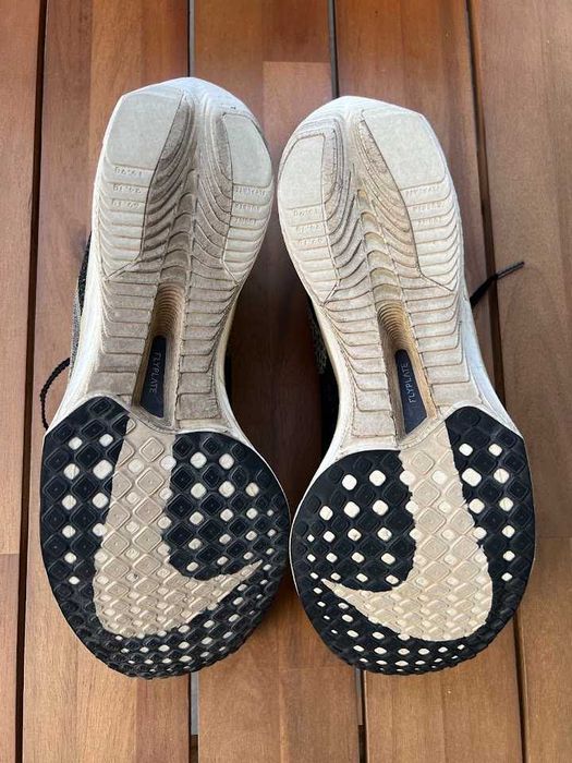 Tenis corrida NIKE ZoomX Vaporfly - como novos