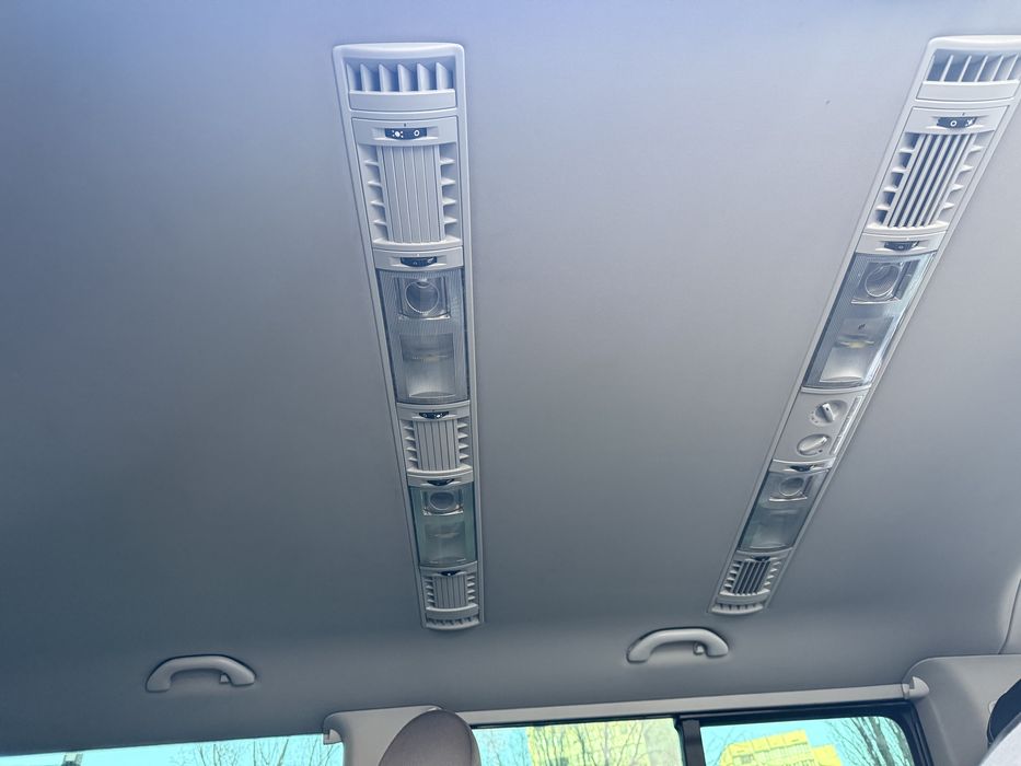 Volkswagen  multivan продам бус от хозяина