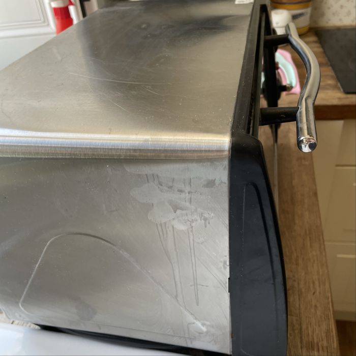 Forno eletrico pequeno