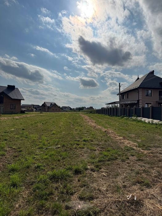 Продаж ділянки під будівництво с.Остриця